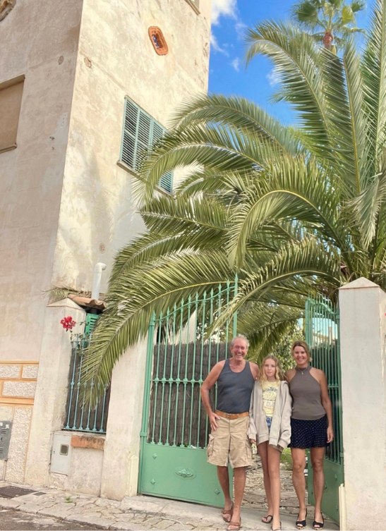 Manfred, Lucia and Claudia Keupen in front of Casa Maribel